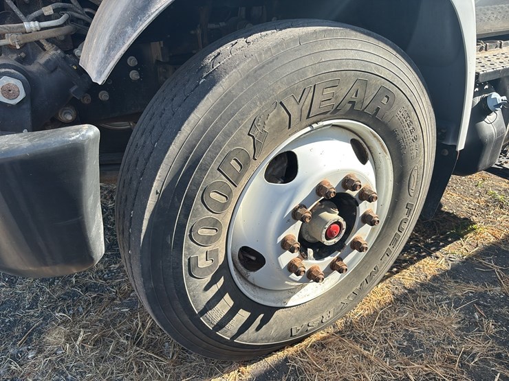 2024-ford-f750-image-12