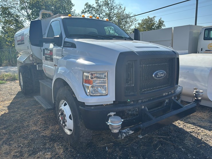 2024-ford-f750-image-2