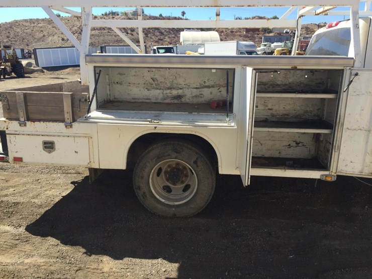 2014-chevrolet-silverado-3500-image-14
