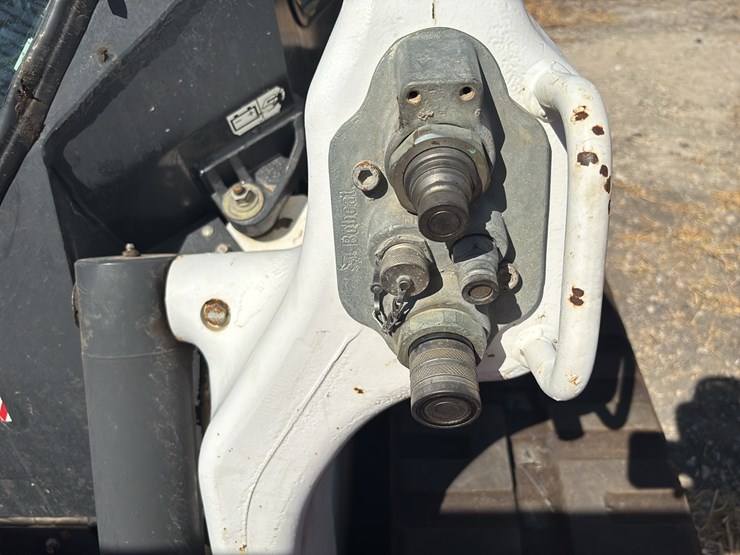 2021-bobcat-t76-image-17