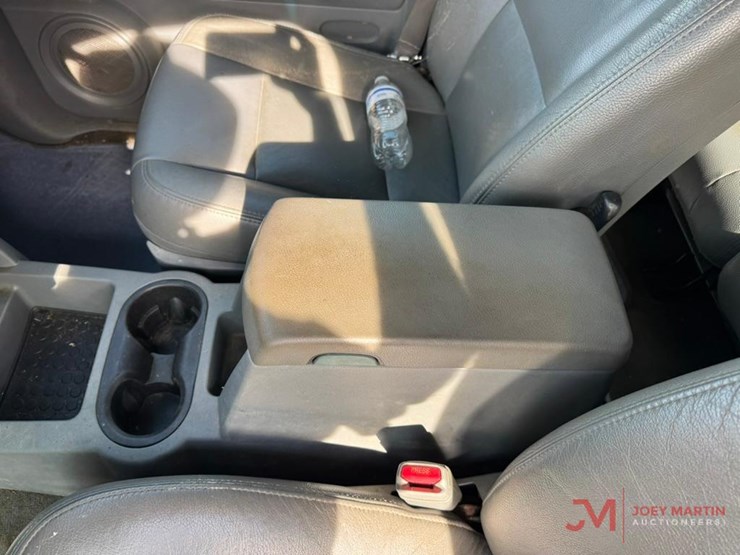 2004-dodge-durango-image-24