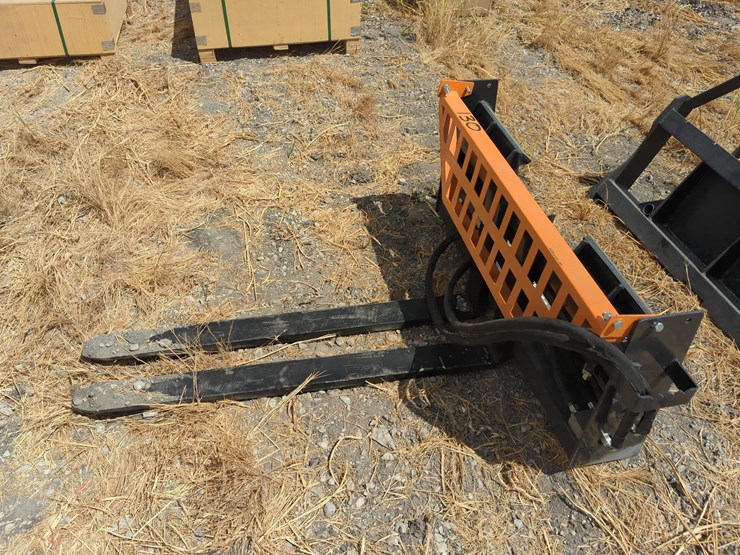 new-landhonor-hpf-11-3000g-hd-hydraulic-form-and-frame-skid-steer-attachment-image-2