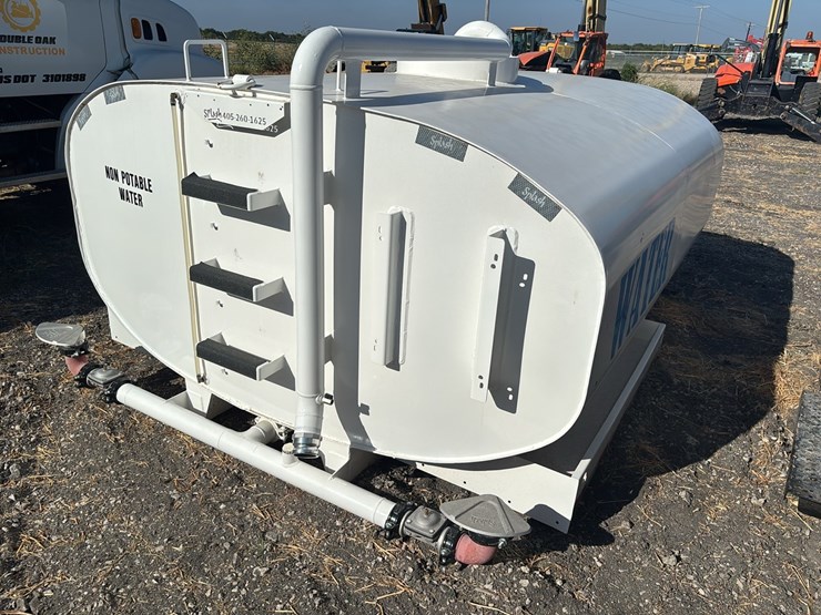 unused-splash-10ft.-2,100-gallon-water-truck-body-3/16-s-image-3