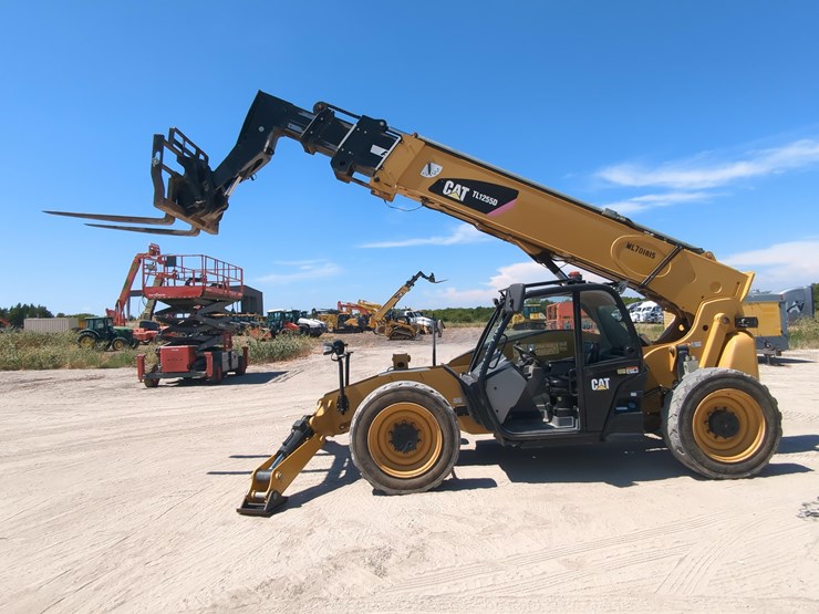 2019-caterpillar-tl1255-image-1