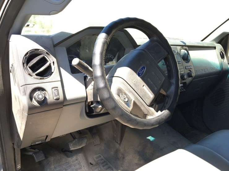 2013-ford-f550-xl-image-9