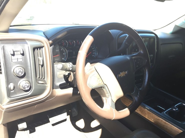 2015-chevrolet-silverado-ltz-crew-cab-pickup,-image-9