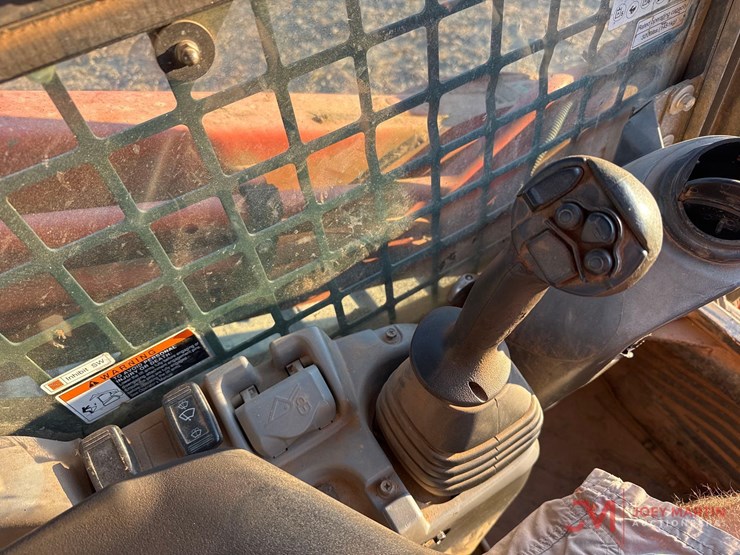 2019-kubota-svl95-2s-image-21