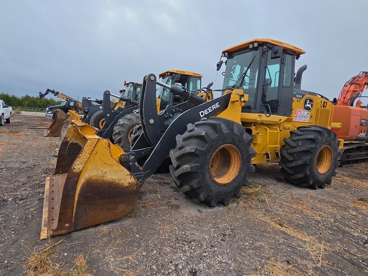 2021-deere-624p-image-2
