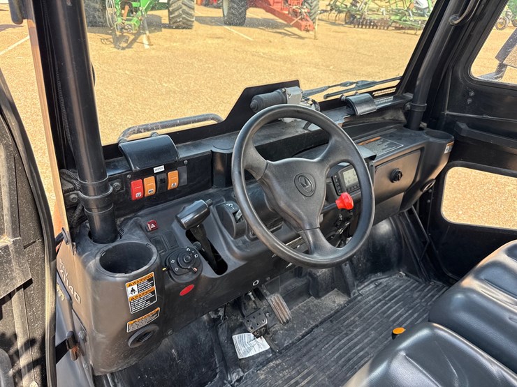 2017-kubota-rtvx1140-image-27