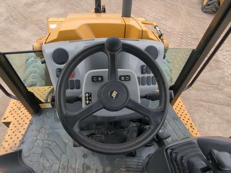 2023-caterpillar-416-image-19