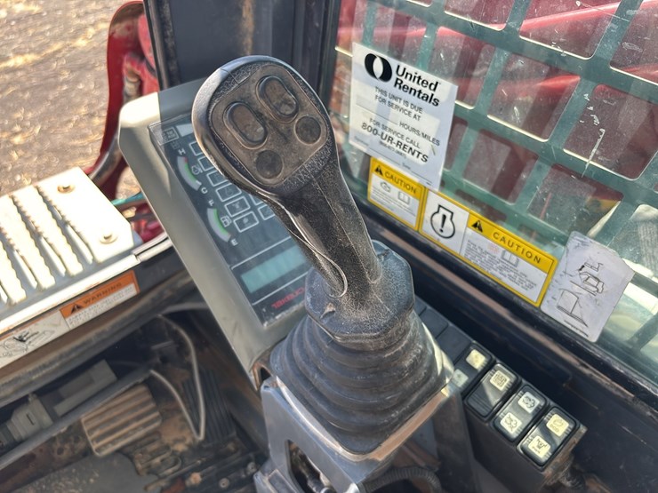 2008-takeuchi-tl8-image-15