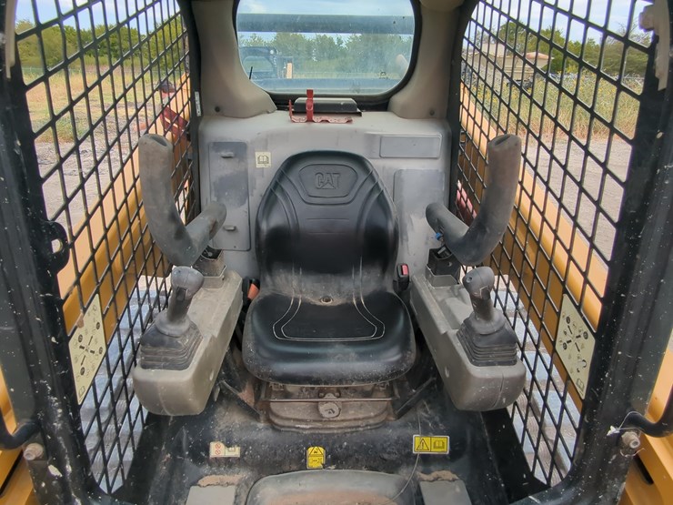 2021-caterpillar-259d3-image-16