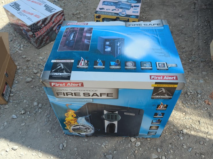 new-first-alert-2087fa-.94-cu-ft-fire-and-water-proof-dial-combination-safe-new-support-equipment-image-2