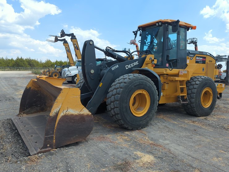 2024-deere-644p-image-2
