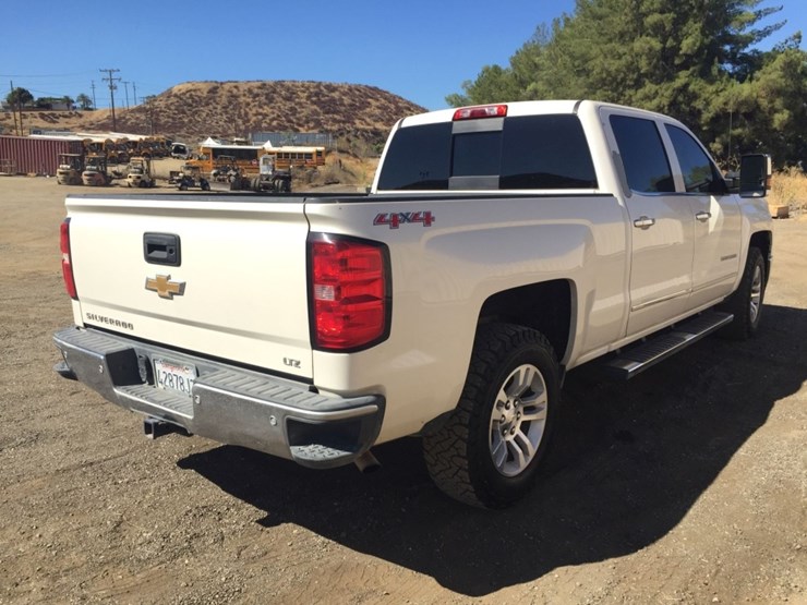 2015-chevrolet-silverado-ltz-crew-cab-pickup,-image-3
