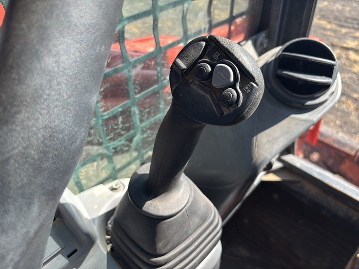 2023-kubota-svl75-2-image-17