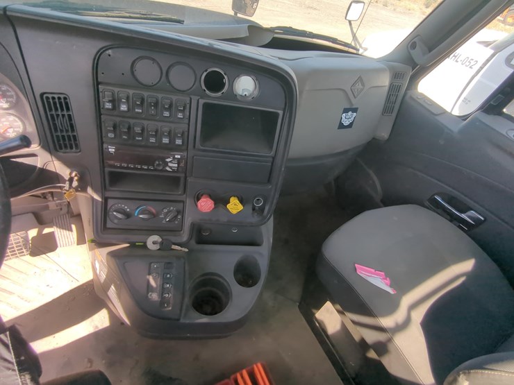 2014-international-prostar-image-13