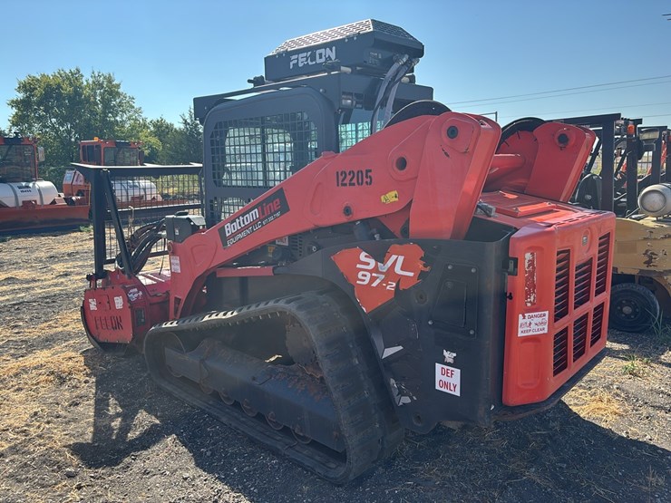 2024-kubota-svl97-2hfc-rubber-tracked-skid-steer-image-5