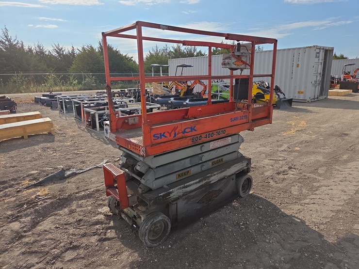 skyjack-sj3219-scissor-lift-image-4