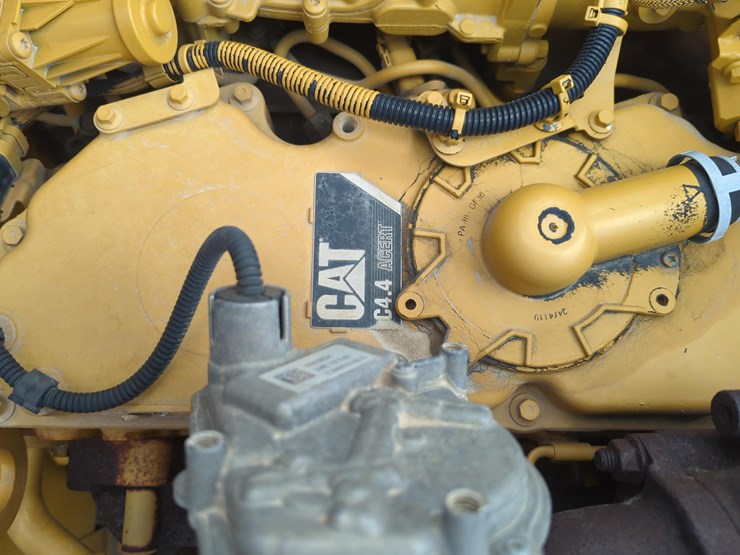 2020-caterpillar-320-image-20