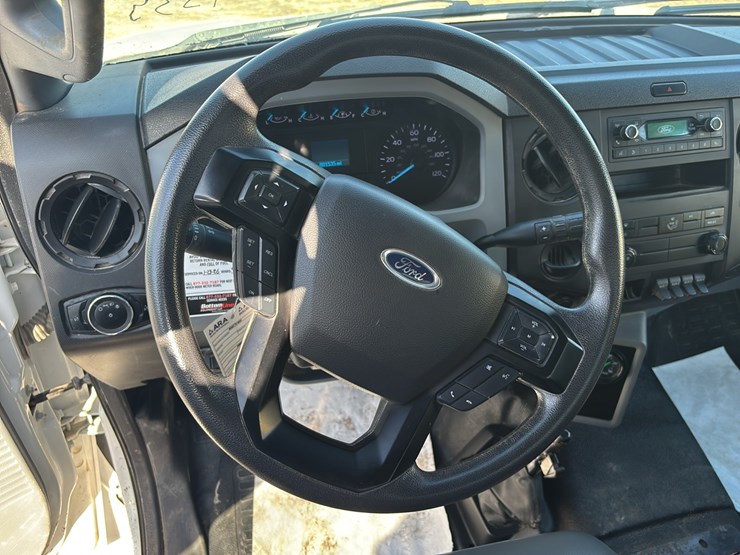 2024-ford-f750-image-18