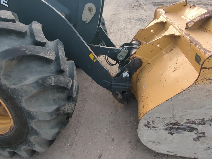 2022-deere-624p-image-9