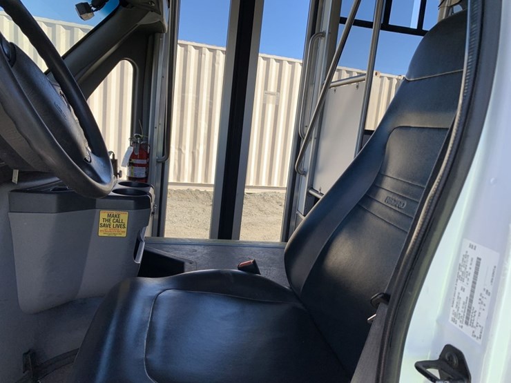 2016-ford-e450-image-6