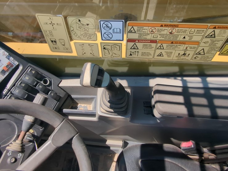 2019-caterpillar-tl1255-image-11