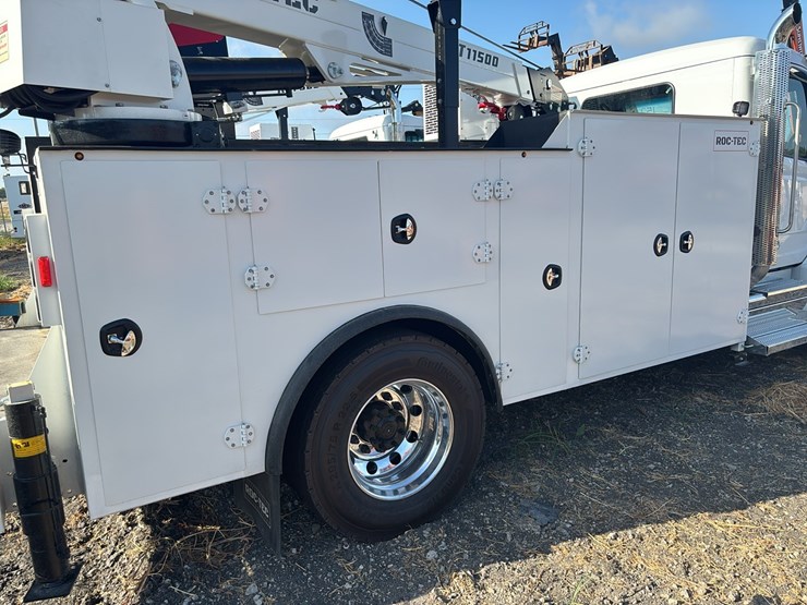 2026-peterbilt-536-image-23