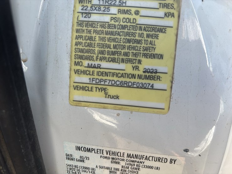 2024-ford-f750-image-25