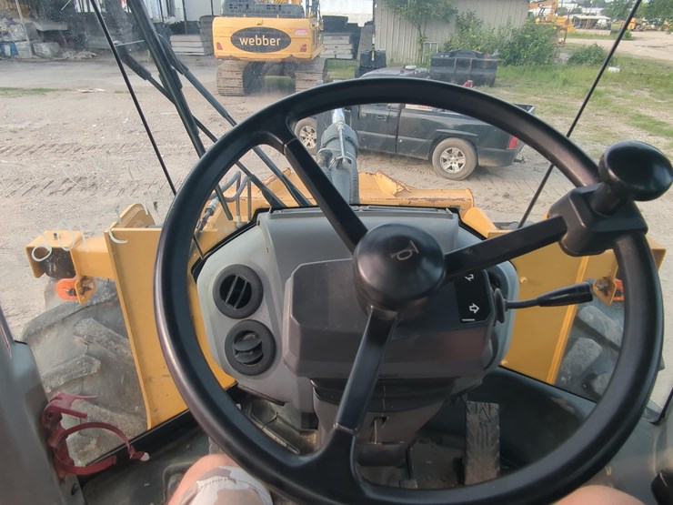 2022-deere-624p-image-15