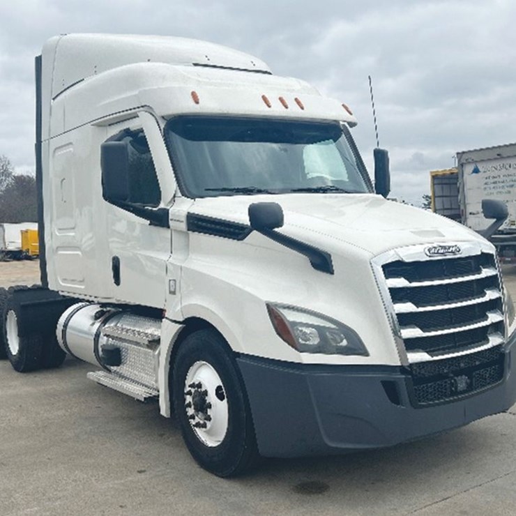 2020 FREIGHTLINER CASCADIA 126