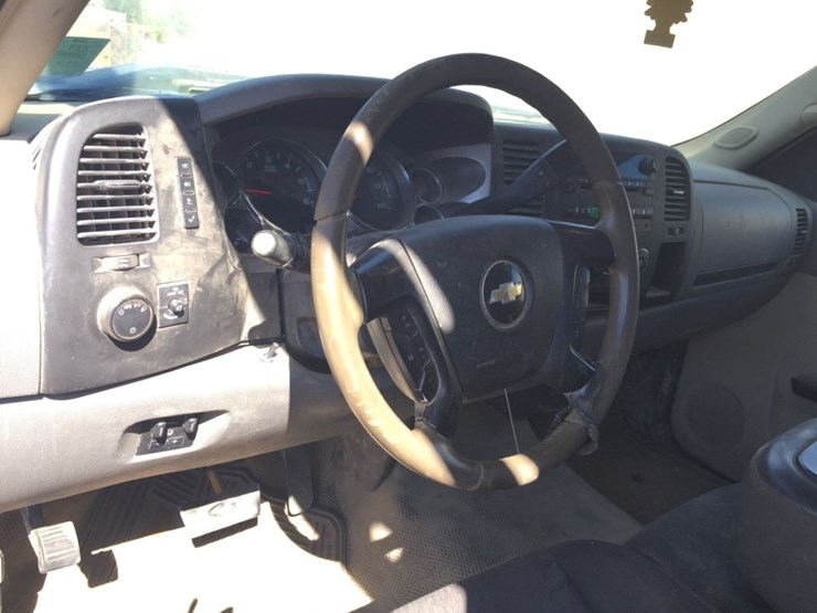 2014-chevrolet-silverado-3500-image-9