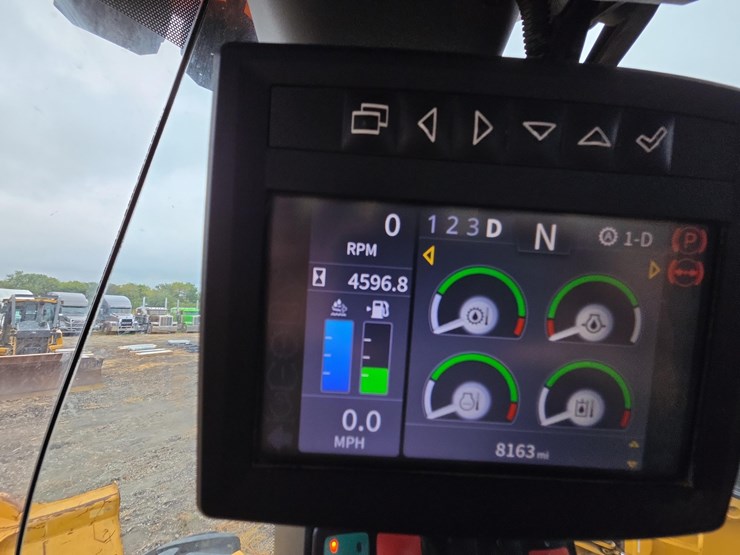 2021-deere-624p-image-16