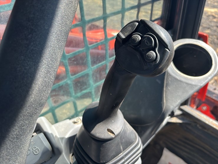2023-kubota-svl75-2hwc-image-19