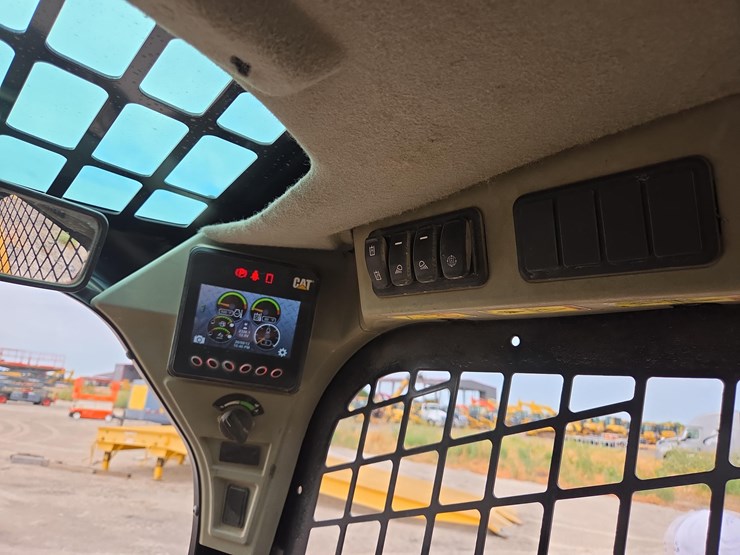 2022-caterpillar-299d3-image-19