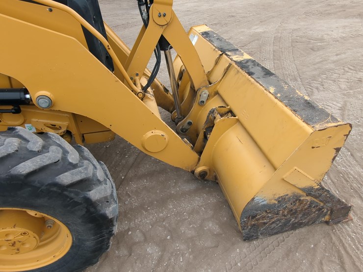 2023-caterpillar-416-image-11