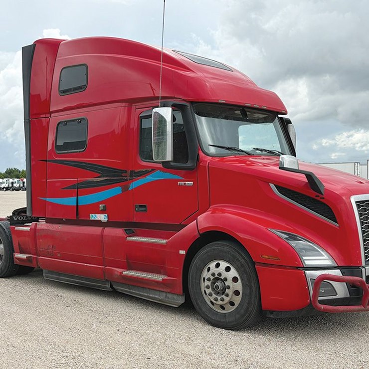 2023 VOLVO VNL860