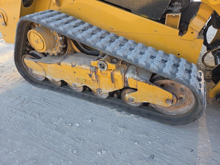 2021-caterpillar-259d3-image-8