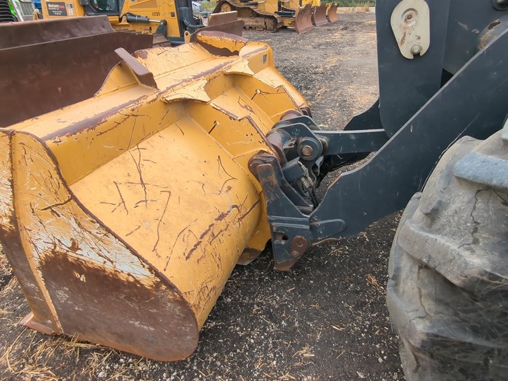 2022-deere-544p-image-8