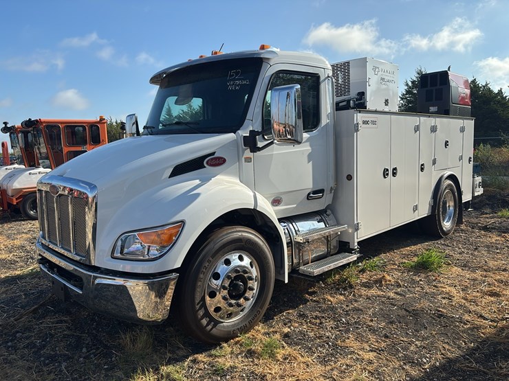 2026-peterbilt-536-image-1