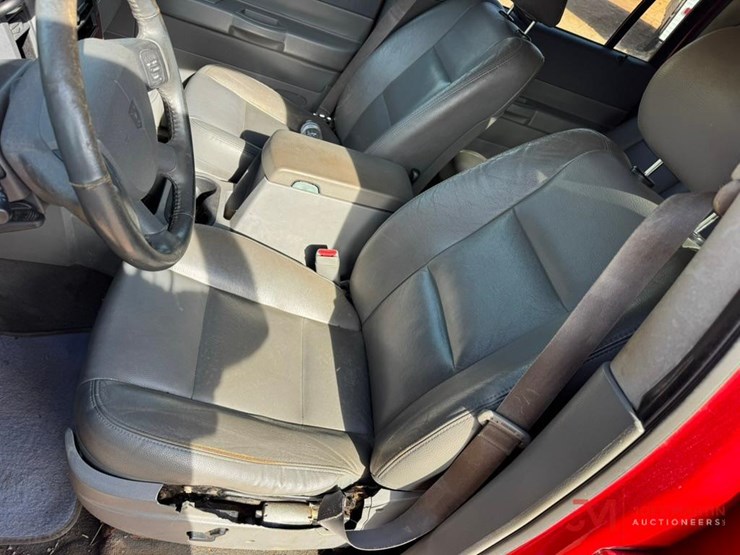 2004-dodge-durango-image-25
