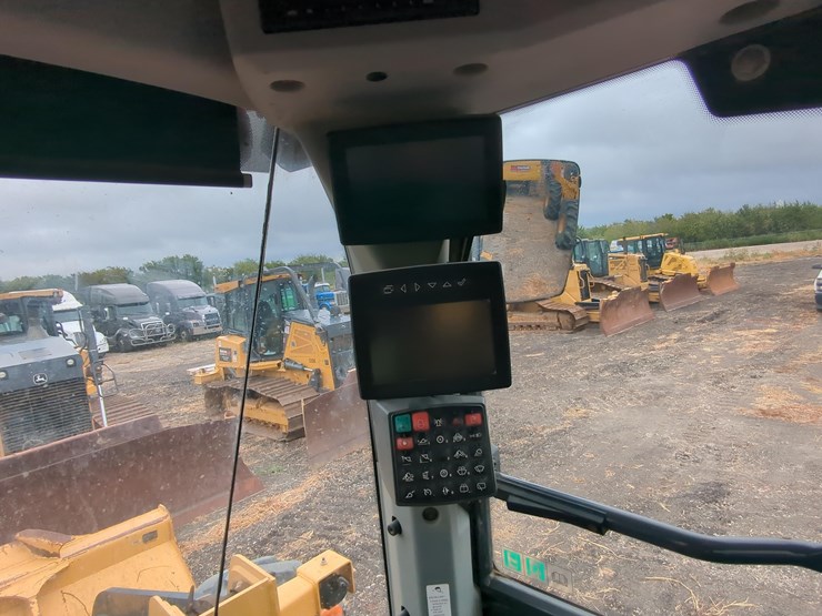 2022-deere-544p-image-15