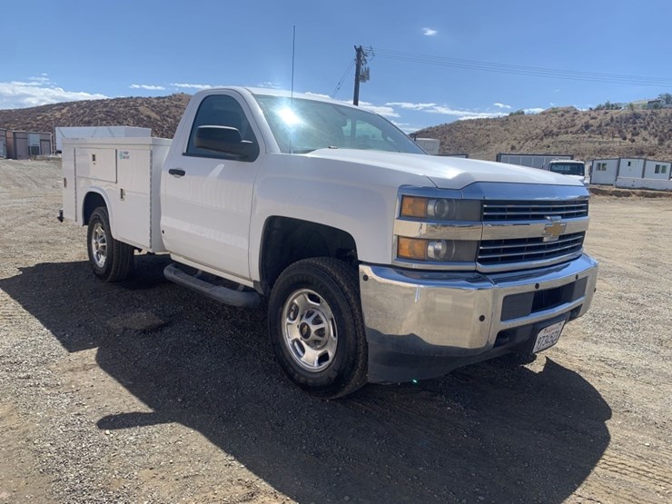 2015-chevrolet-silverado-2500-image-2