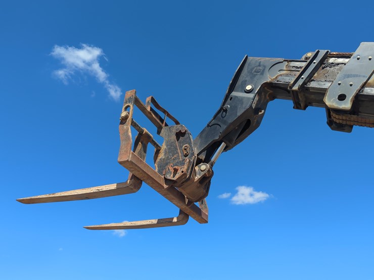 2019-caterpillar-tl1255d-image-6