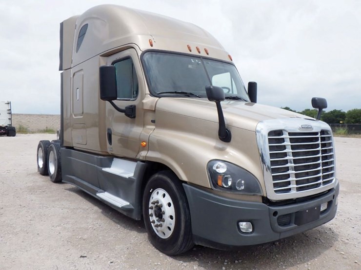 2016-freightliner-cascadia-125-evolution-image-1