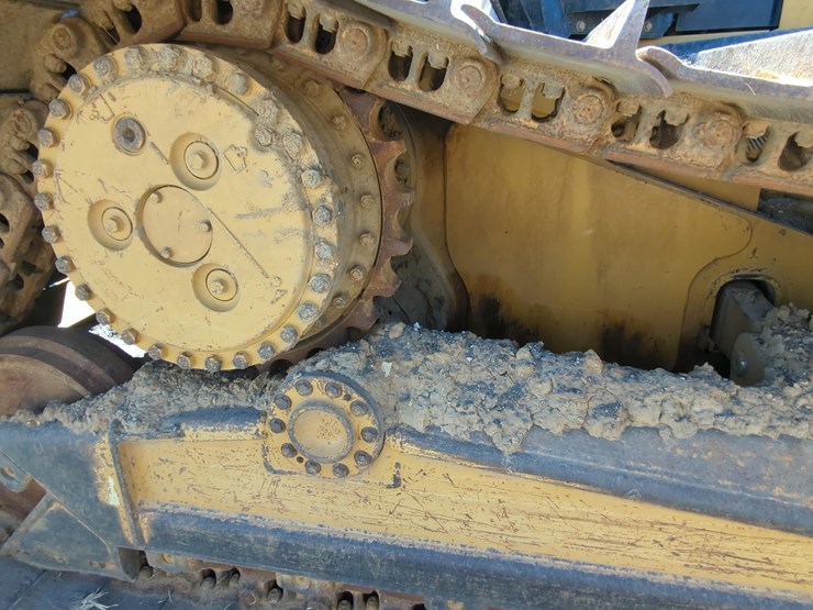 2015-caterpillar-d6n-lgp-image-12