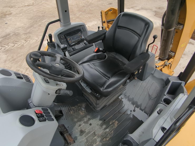 2023-caterpillar-416-image-17