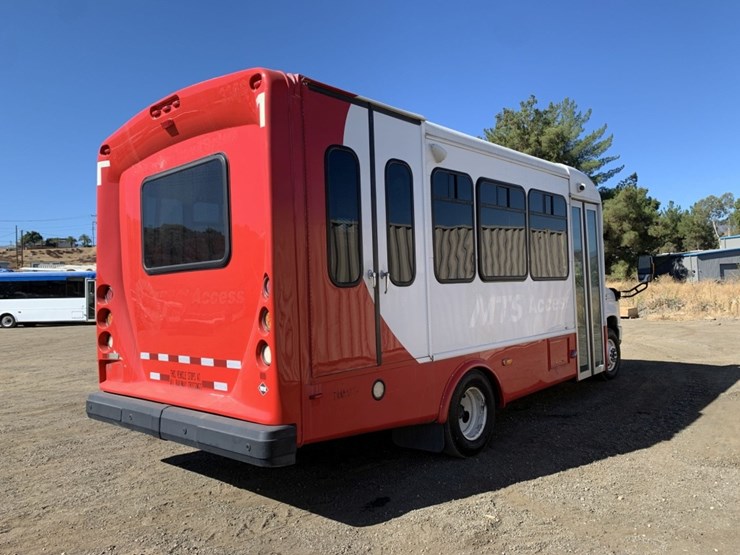 2016-ford-e450-image-3