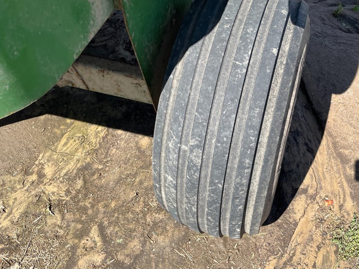john-deere-336-image-30